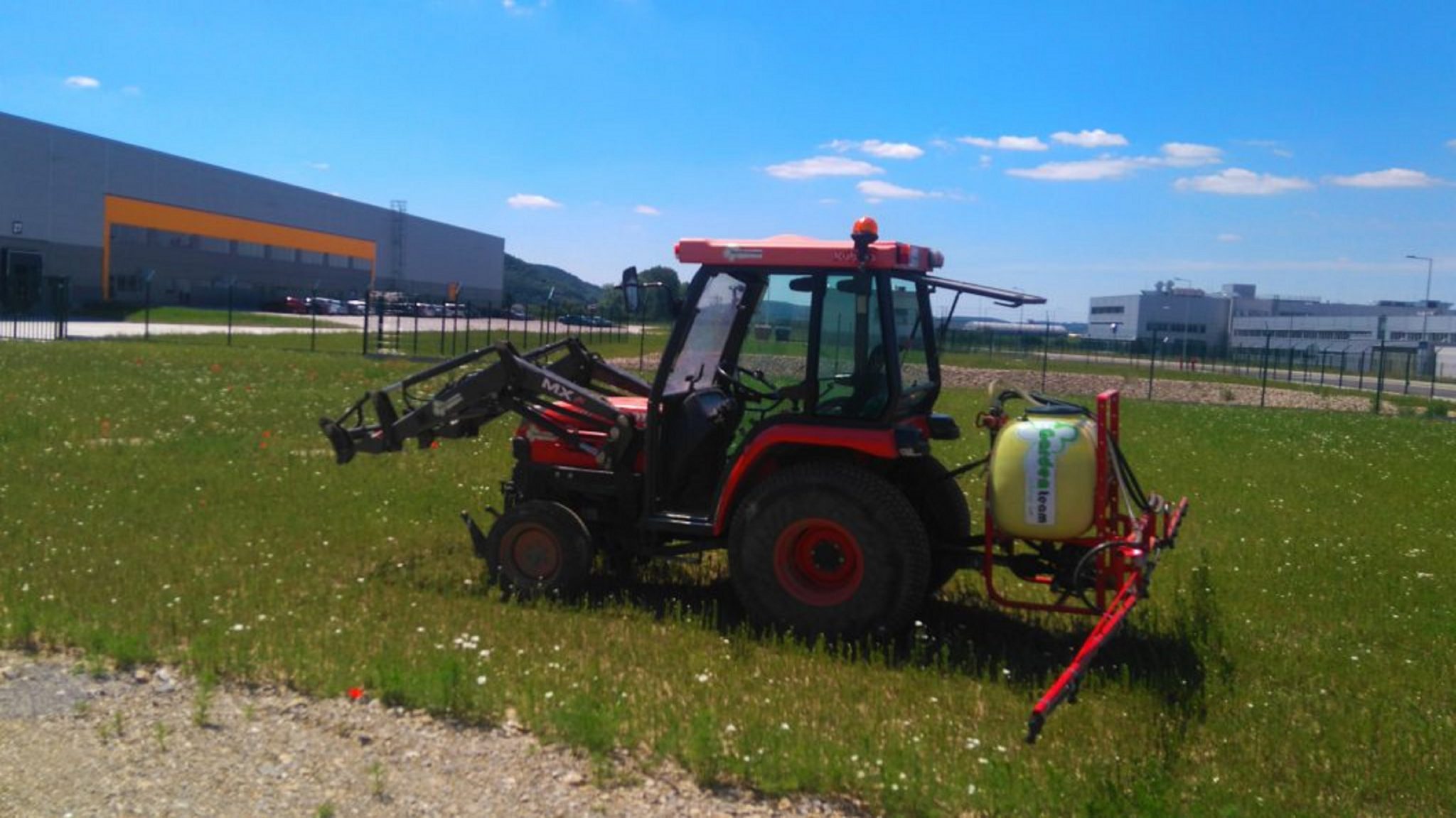 Postrek trávnika | záhradníctvo garden team
