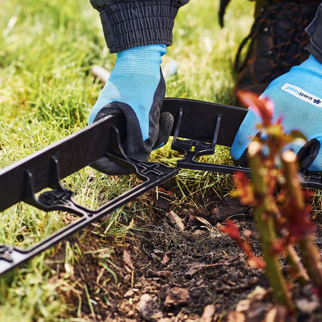 Neviditeľný záhradný obrubník unibord | záhradníctvo garden team Neviditeľný záhradný obrubník unibord