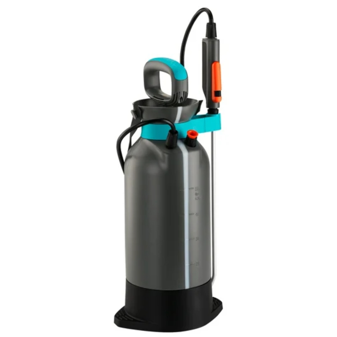 Tlakovy postrekovač gardena 5l comfort strana s odmerkou | záhradníctvo garden team Ukazovateľ hladiny náplne na postrekovači gardena comfort 5l