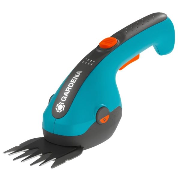 Tyrkysové akumulátorové nožnice na trávu Gardena ClassicCut Li s ergonomickou rukoväťou a ostrou čepeľou.