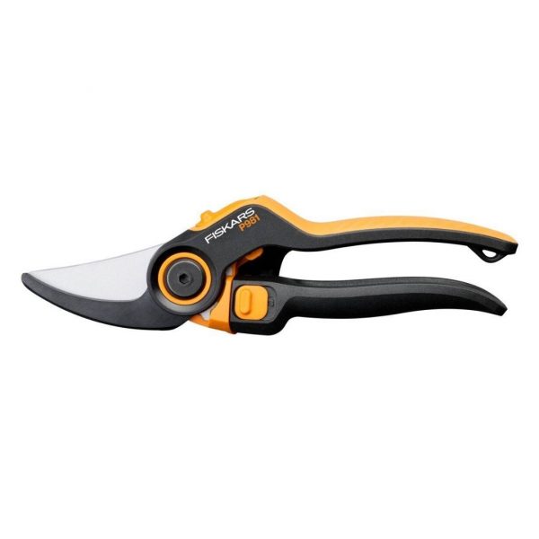 Čierno-oranžové záhradné nožnice Fiskars DualAction P981 s ergonomickou rukoväťou