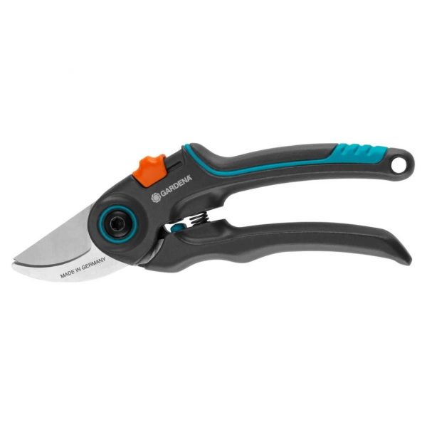 Záhradné nožnice Gardena ExpertCut s ergonomickou čierno-tyrkysovou rukoväťou a ostrou nerezovou čepeľou.
