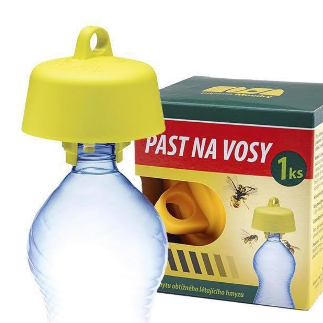 Pasca na osy - držiak na pet fľašu 01 | záhradníctvo garden team Žltá plastová pasca na osy držiak na pet fľašu s očkom na zavesenie nasadený na hrdle fľaše
